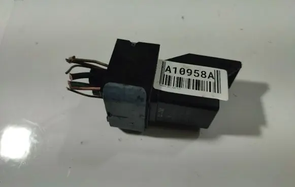 Peugeot 407 Glow plug pre-heat relay 51252002