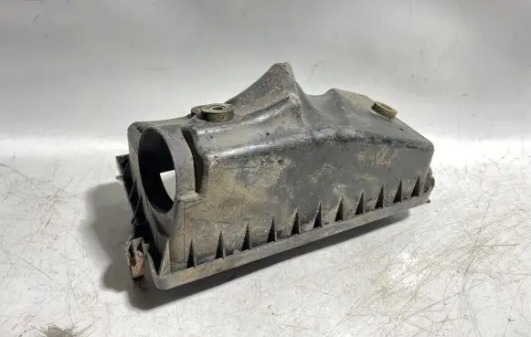 Toyota Corolla E120 E130 Air filter box cover 177010g010