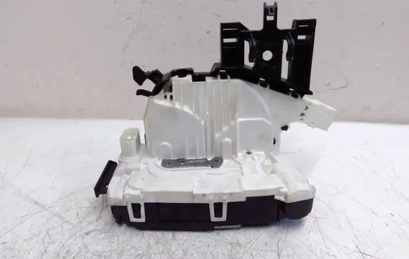 Mercedes-Benz GLA W156 Rear door lock A2047303635 A2040085999