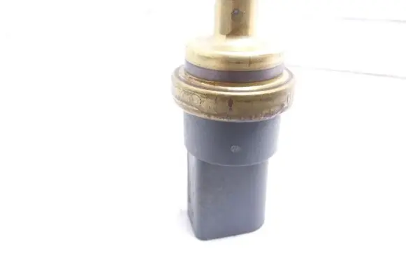 Volkswagen Polo Air conditioning (A/C) pressure sensor 06A919501A