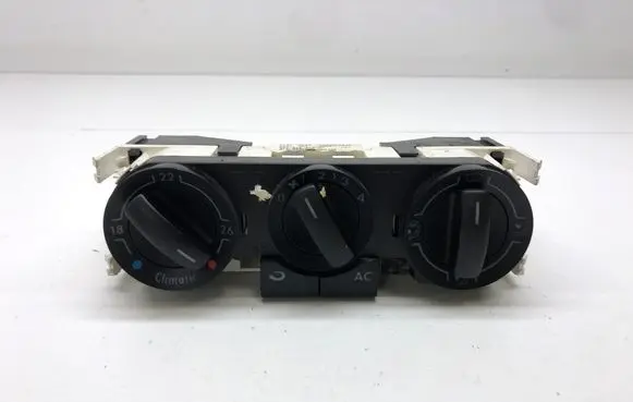 Volkswagen Polo IV 9N3 Climate control unit 6Q0820045H