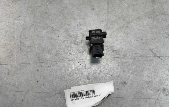 Renault Zoe Airbag deployment crash/impact sensor 988305FL0A