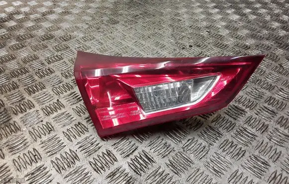 Toyota Auris E180 Tailgate rear/tail lights 05170237