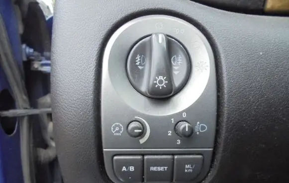Jaguar X-Type Light switch