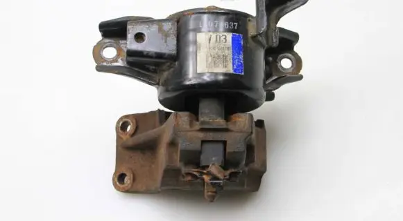 Hyundai i40 Engine mount bracket 218323Z400