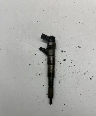 BMW 5 E60 E61 Fuel injector 7794435 0445110209
