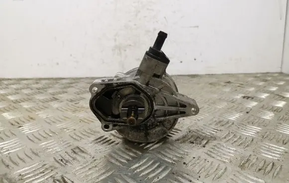 KIA Sportage Vacuum pump 288102A650