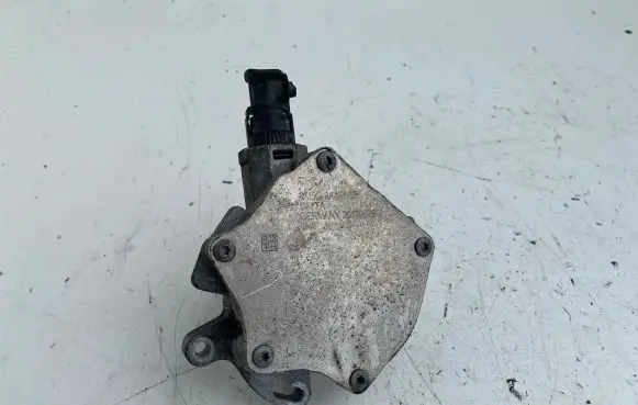 Volvo V60 Vacuum pump BM5G2A451EB