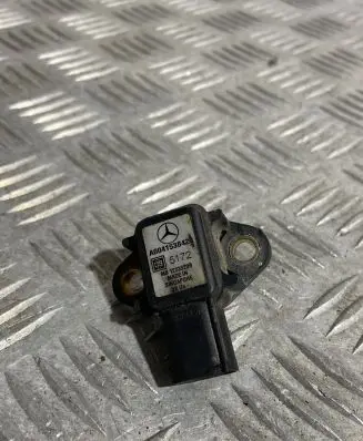 Mercedes-Benz E W211 Mass air flow meter a004153842