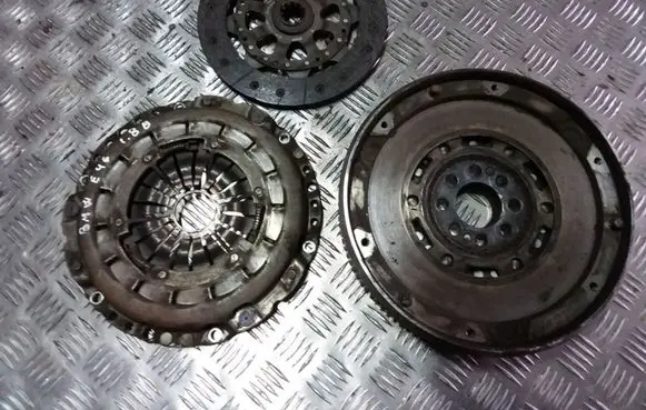 BMW 3 E46 Clutch set kit 21211223711 21211223689