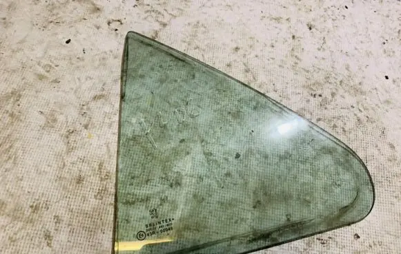 Rear vent window glass