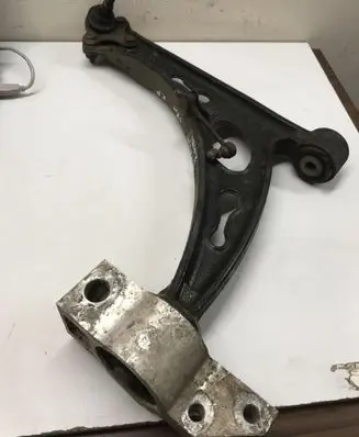 Skoda Octavia Mk2 (1Z) Front lower control arm/wishbone
