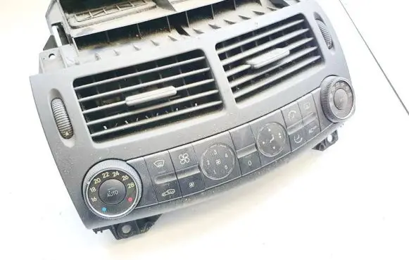 Mercedes-Benz E W211 Climate control unit 2118300190 a2118301854