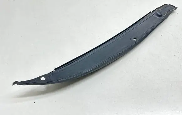 Renault Megane III Fender end trim 631130005R