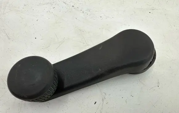 Volkswagen PASSAT B6 Rear door window winding handle 6Q0837581A