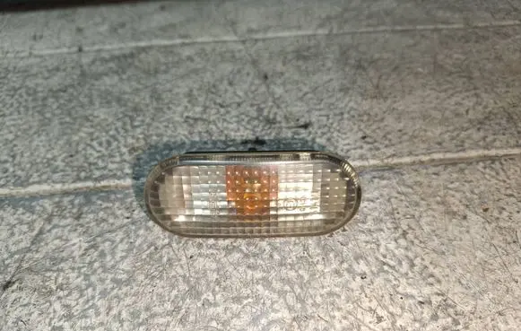 Volkswagen Golf IV Front fender indicator light 3B0949117C