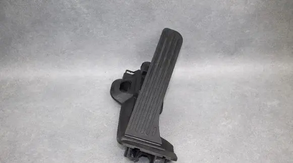 Skoda Octavia Mk2 (1Z) Accelerator throttle pedal 1K272153T