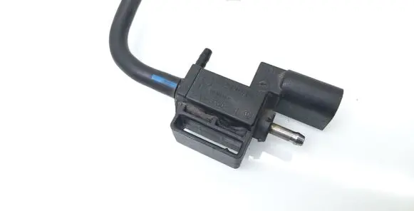 Audi A5 8T 8F Turbo solenoid valve 06H906283B
