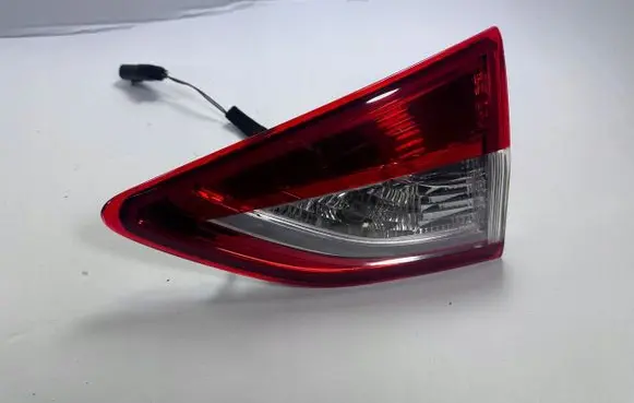 Tailgate rear/tail lights