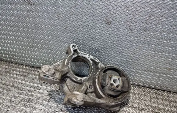 Peugeot Partner Engine mount bracket 81090780