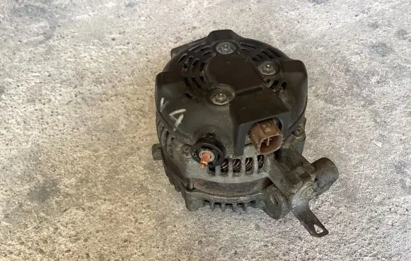 Toyota RAV 4 (XA30) Generator/alternator 2700026030 102104701