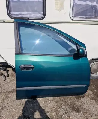 Nissan Almera Tino Front door