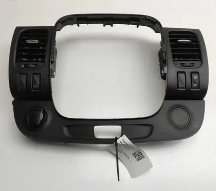 Opel Vivaro Dashboard air vent grill cover trim 682607479R 682608675R