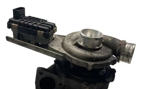 Volvo XC90 Turbo 75777910S 3075080 08008