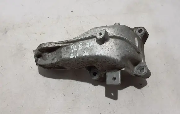 Mercedes-Benz GLE W167 Engine mounting bracket A6542231700