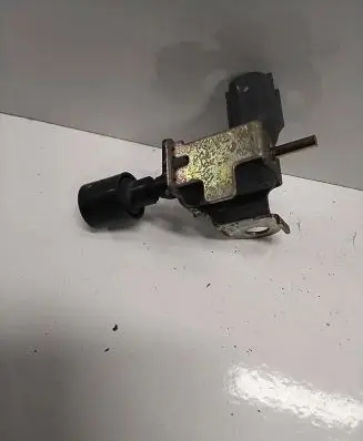 Toyota Land Cruiser (J100) Turbo solenoid valve 90910-12014