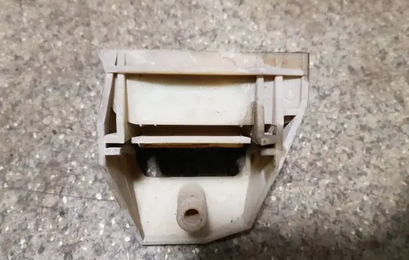 Radiator mount bracket