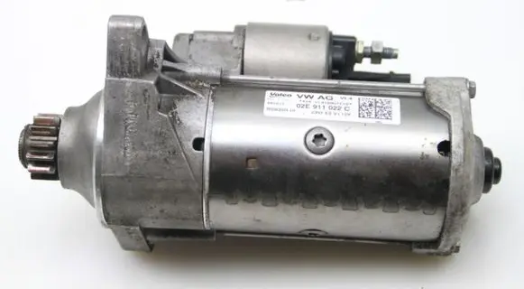 Volkswagen Tiguan Starter motor 02E911022C