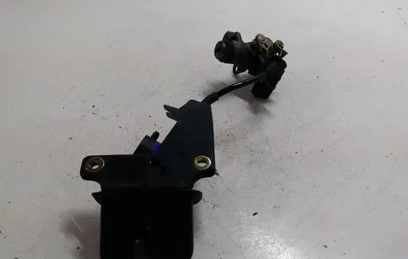 Audi A4 S4 B6 8E 8H Tailgate/trunk/boot lock/catch/latch 8E5827505B