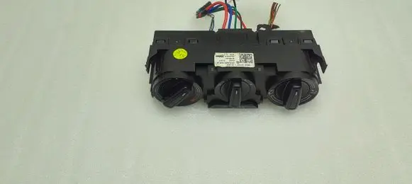 Skoda Fabia Mk3 (NJ) Climate control unit 6V0820045B