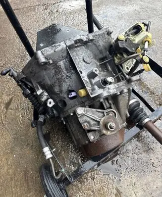 Peugeot 206 CC Manual 5 speed gearbox 968086910