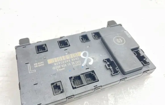 Mercedes-Benz CLK A209 C209 Door control unit/module 2098201926