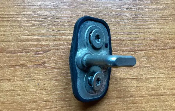 Peugeot 308 Rear door lock loop/hook striker 9655466380