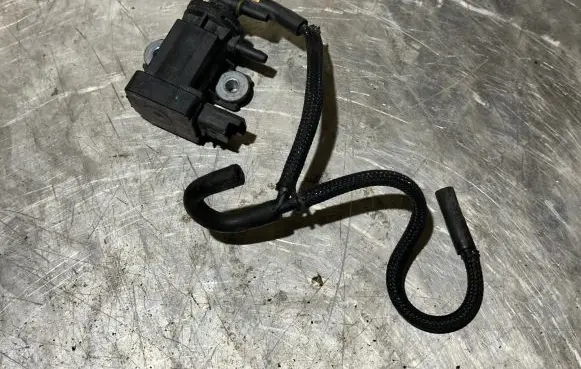 Peugeot 508 Turbo solenoid valve 9808206880