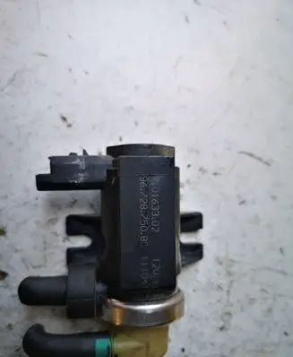 Citroen C4 II Turbo solenoid valve 9672875080 70163302 11T041