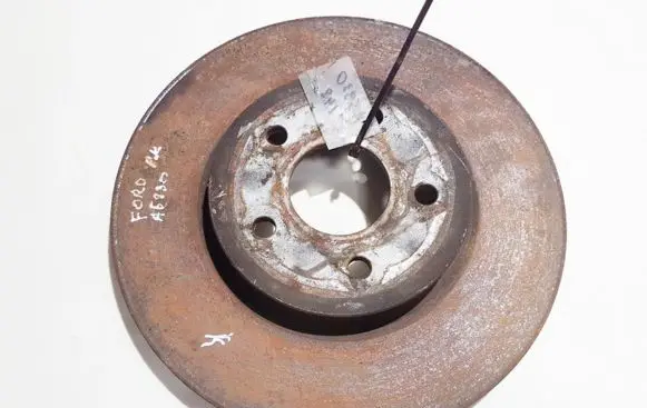 Ford Mondeo Mk III Front brake disc ventiliuojamas