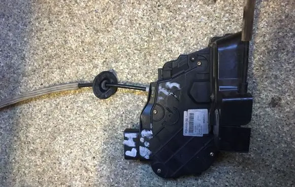 Land Rover Range Rover Sport L320 Tailgate lock latch FQM000155