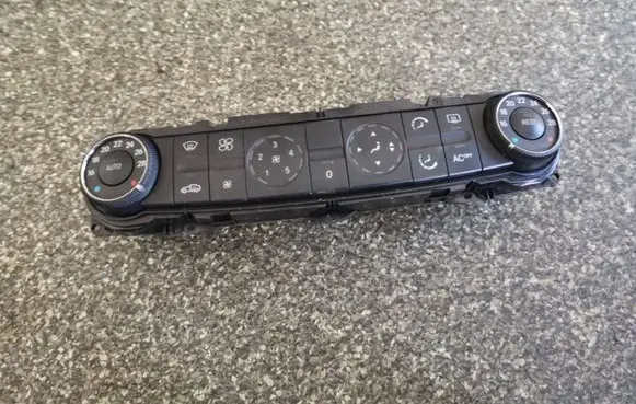 Mercedes-Benz E W211 Climate control unit 2118300385