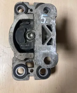 Volvo XC60 Gearbox mount 8G9N7M121CA