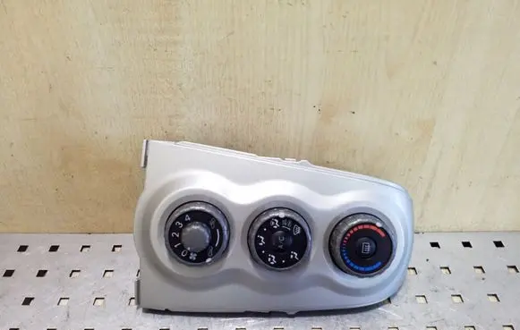 Toyota Yaris Climate control unit 554060D190