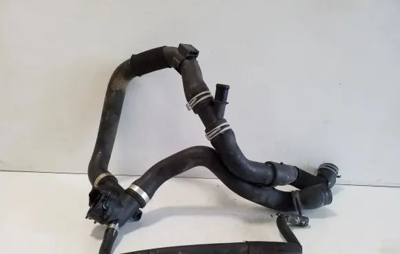 Skoda Kamiq Engine coolant pipe/hose 2Q0121049