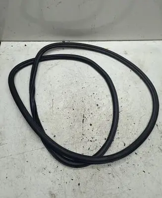 Audi Q7 4M Front door rubber seal 