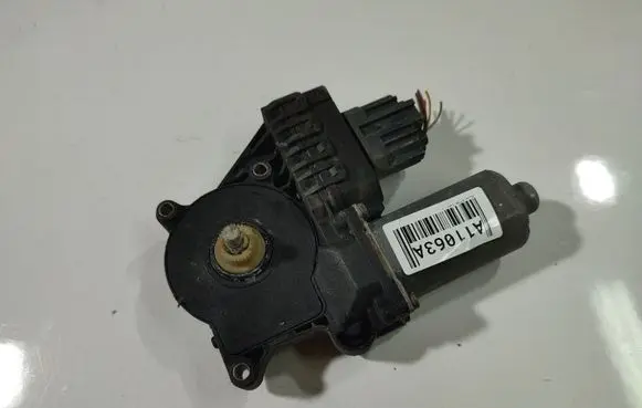 Jaguar X-Type Front door window regulator motor 