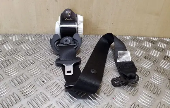 BMW X3 E83 Front seatbelt S1340071111J 33033301