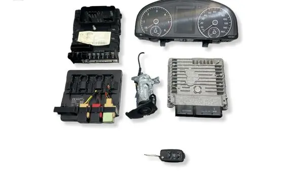 Volkswagen Touran II Engine ECU kit and lock set 03L906023NC 03L907425C 5WP42602AA