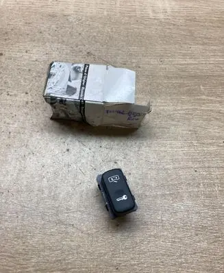 Skoda Octavia Mk2 (1Z) Central locking switch button 1Z0962125A